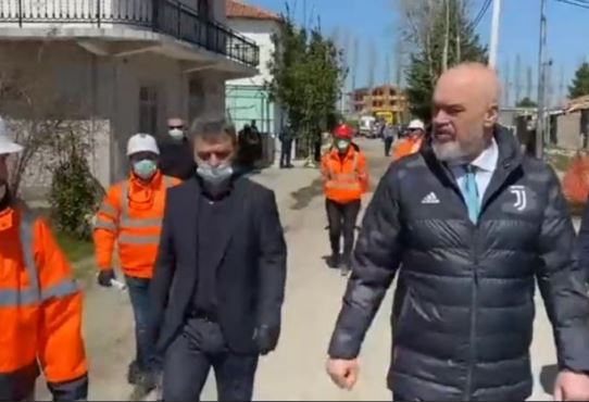 Covid ndryshon planin e rindertimit te Thumanes: Shtyhet afati i banesave kolektive